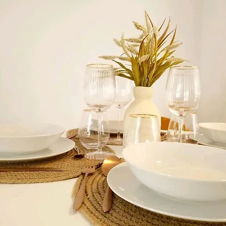 L'orangerie Royale - A Cote Du Chateau De Et Proche Gares Paris Apartment